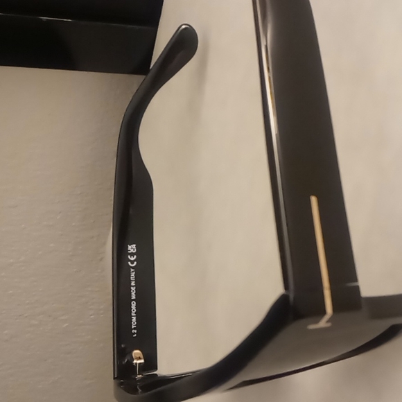 Tom Ford Sunglasses - Picture 4 of 4